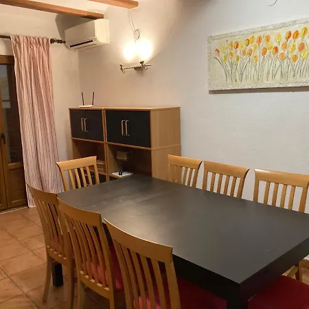 Holiday home Adosado En Urbanizacion Con Precioso Jardin Denia