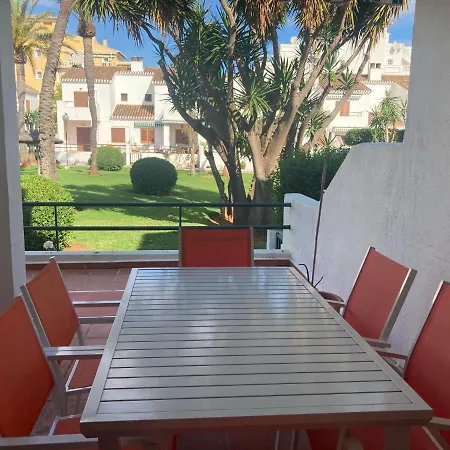 Adosado En Urbanización Con Precioso Jardín *