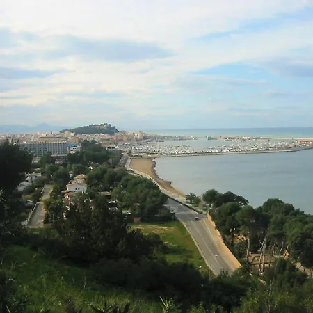 Adosado En Urbanización Con Precioso Jardín Сasa de vacaciones Dénia