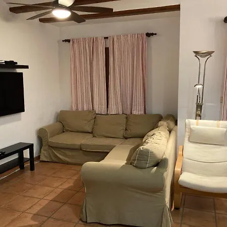 Adosado En Urbanizacion Con Precioso Jardin Holiday home *